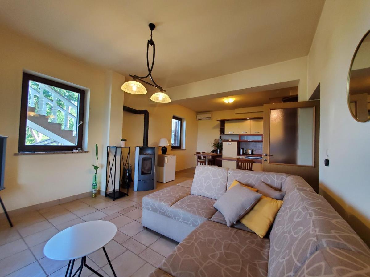 Hilltop Villa Risika Extérieur photo